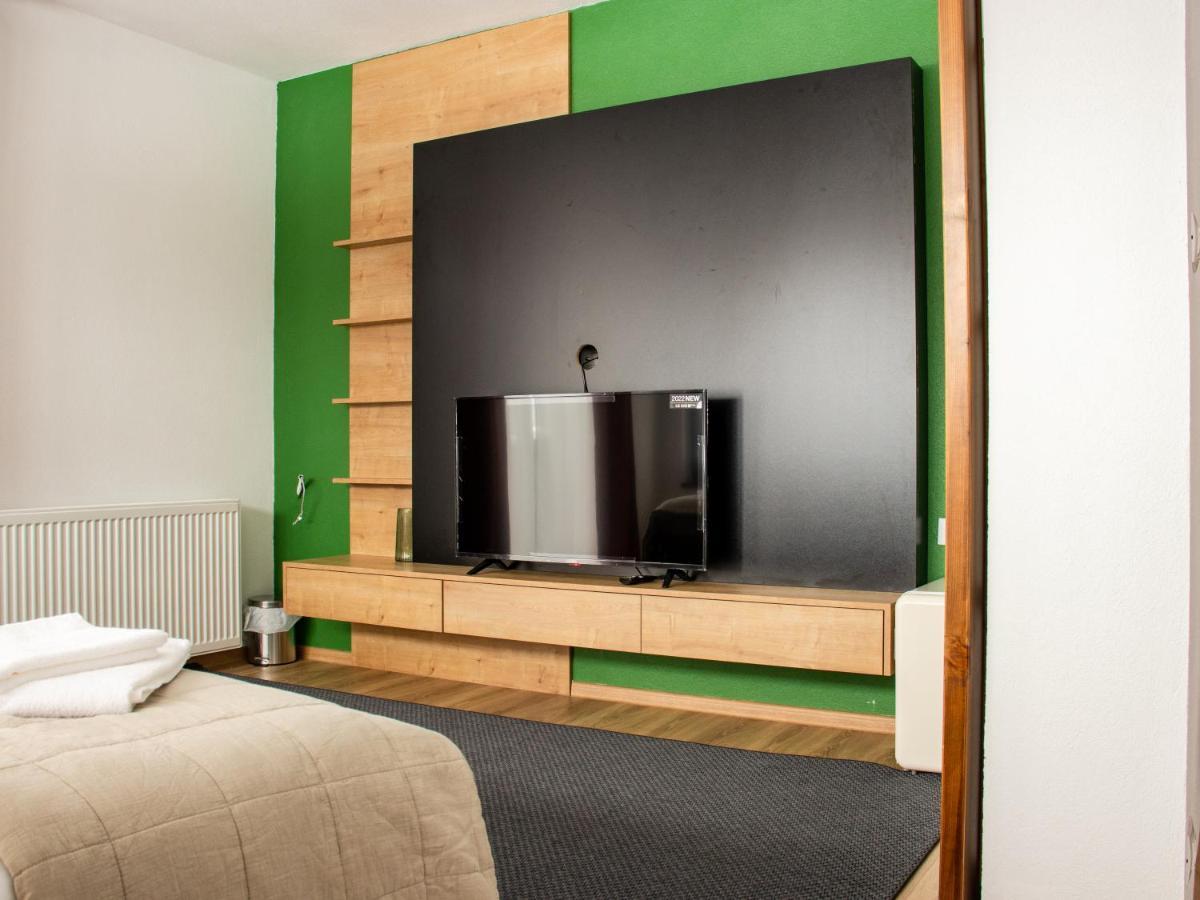 Botus Chalet Delut מראה חיצוני תמונה