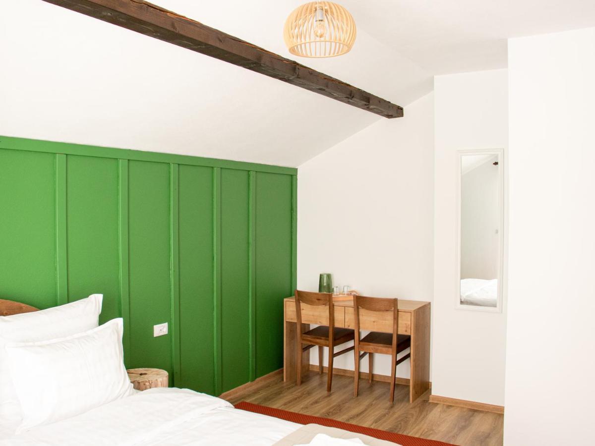 Botus Chalet Delut מראה חיצוני תמונה
