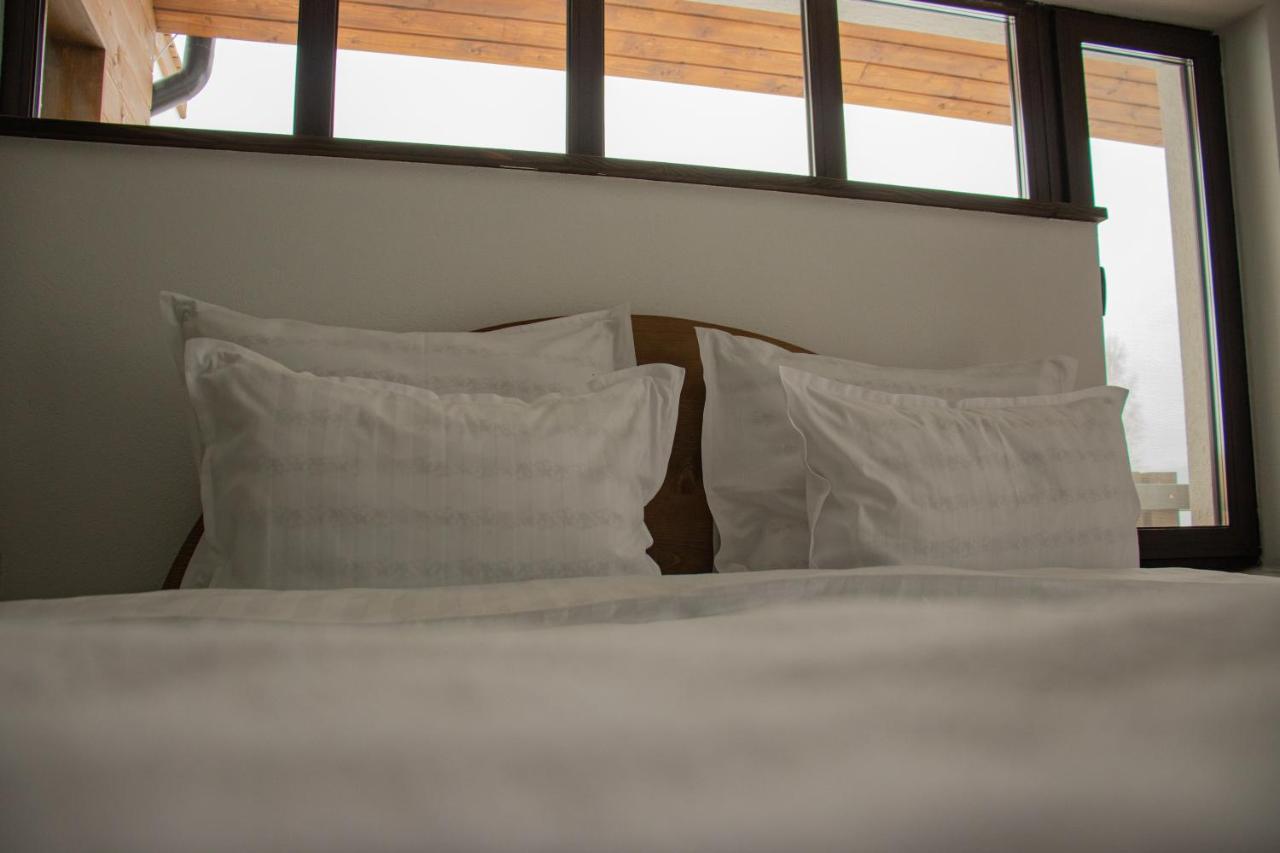 Botus Chalet Delut מראה חיצוני תמונה