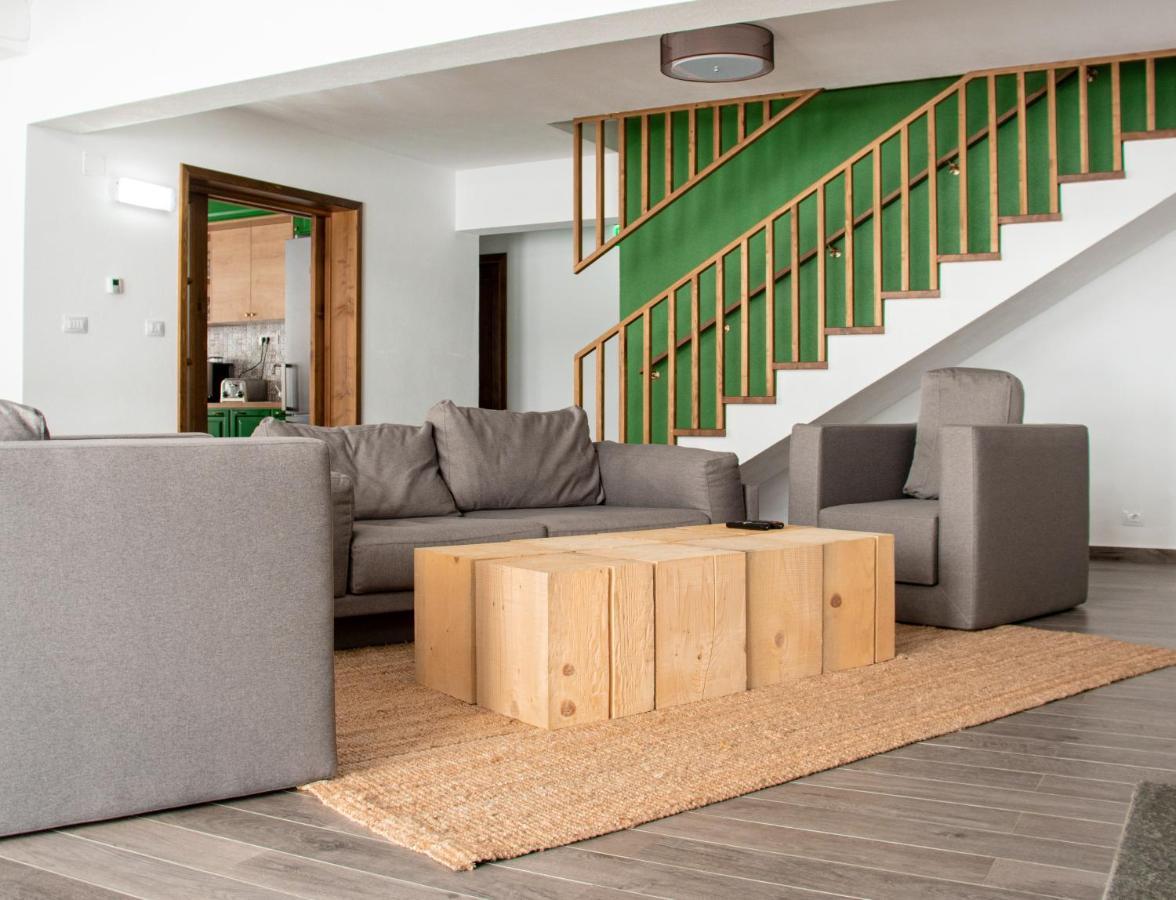 Botus Chalet Delut מראה חיצוני תמונה